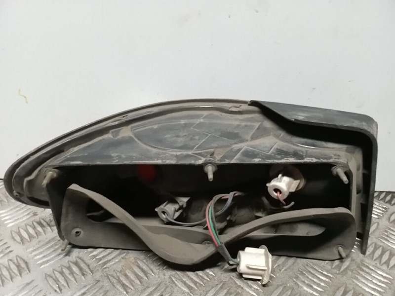 Recambio de piloto trasero derecho para kia sephia gtx referencia OEM IAM   