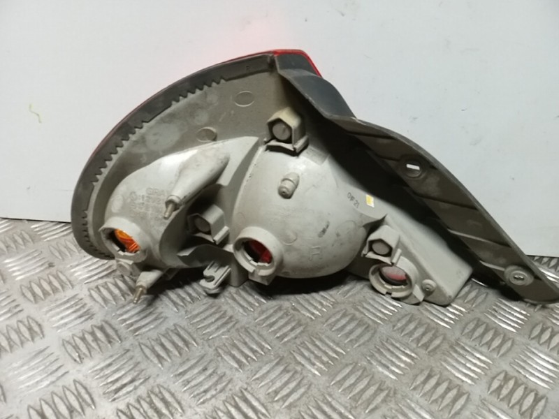 Recambio de piloto trasero derecho para kia sephia slx referencia OEM IAM   