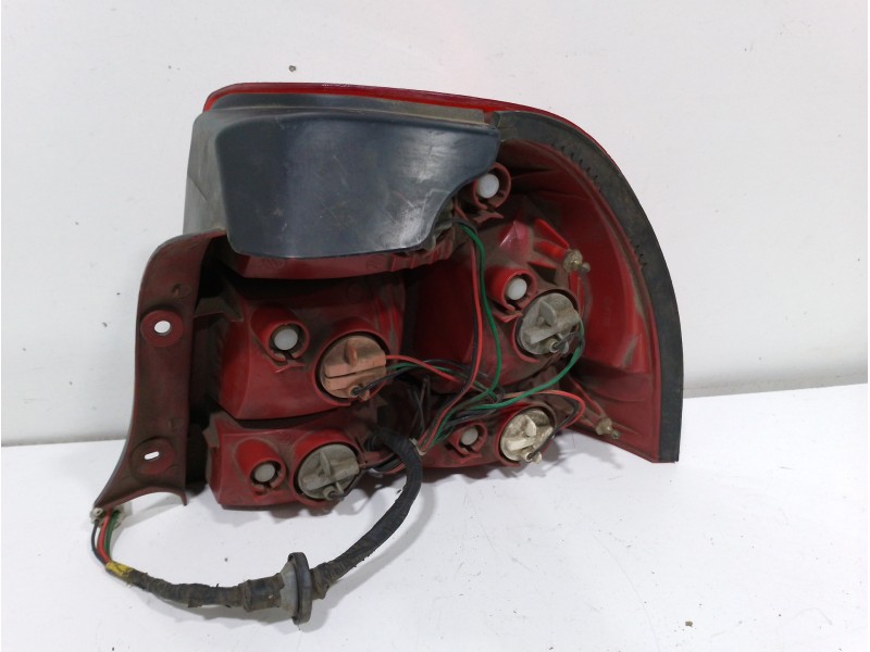 Recambio de piloto trasero izquierdo para kia shuma 1.5 ls berlina portón referencia OEM IAM   