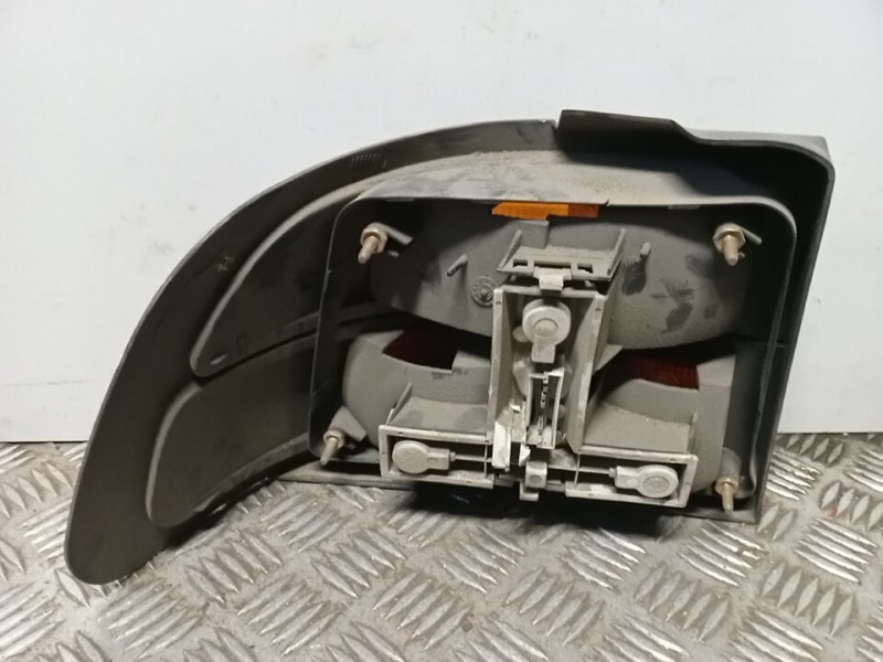 Recambio de piloto trasero derecho para mg serie 800 (rs) 820 si berlina referencia OEM IAM   