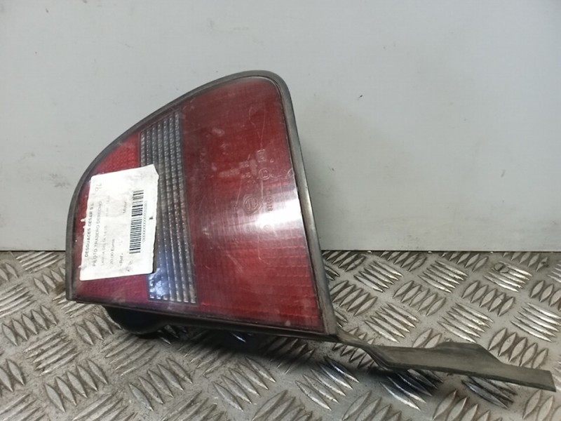 Recambio de piloto trasero derecho para lancia delta 1.6 ls referencia OEM IAM    Recambio de piloto trasero derecho para lancia delta 1.6 ls referencia OEM IAM
