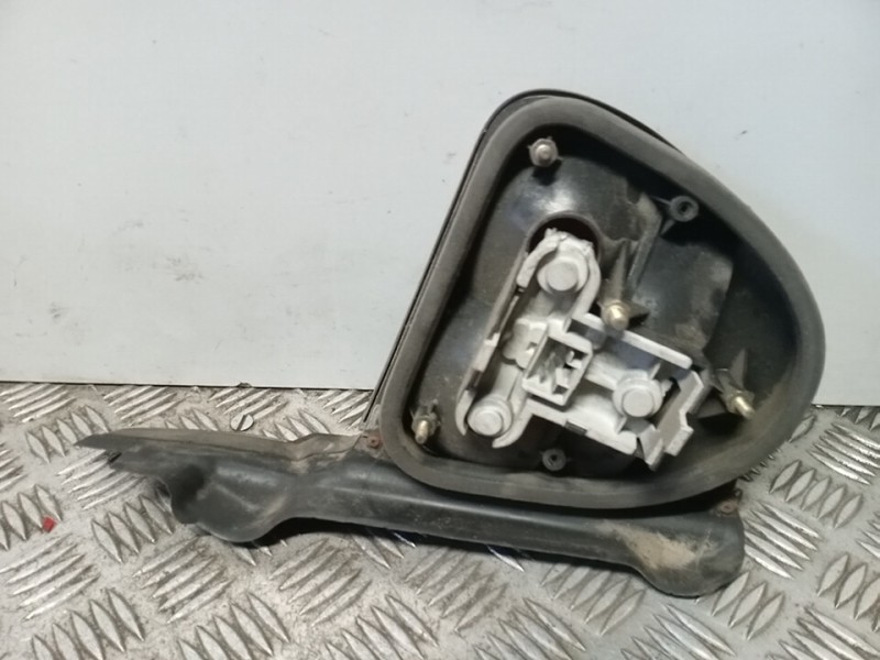 Recambio de piloto trasero derecho para lancia delta 1.6 ls referencia OEM IAM    Recambio de piloto trasero derecho para lancia delta 1.6 ls referencia OEM IAM