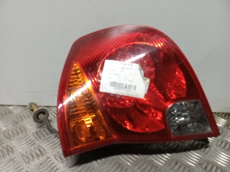 Recambio de piloto trasero derecho para hyundai accent (lc) gl 5p referencia OEM IAM    Recambio de piloto trasero derecho para hyundai accent (lc) gl 5p referencia OEM IAM
