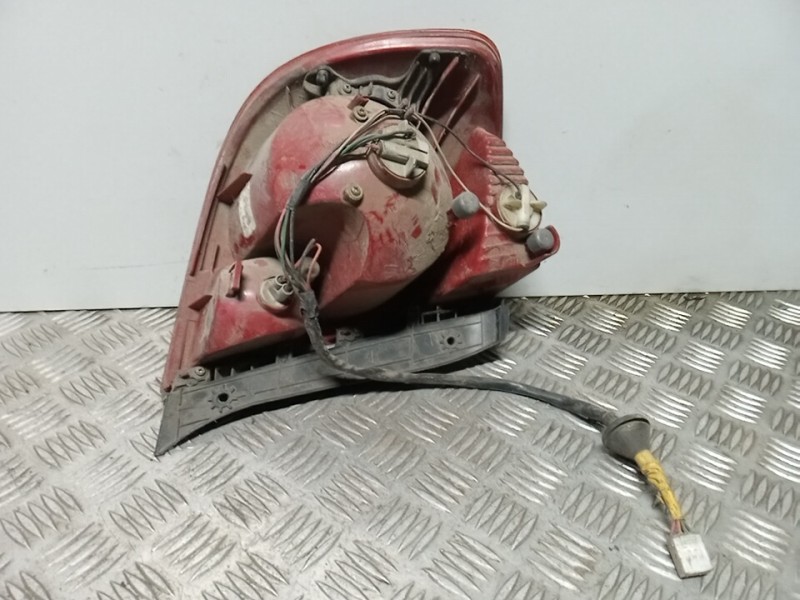 Recambio de piloto trasero derecho para hyundai accent (lc) gl 5p referencia OEM IAM    Recambio de piloto trasero derecho para hyundai accent (lc) gl 5p referencia OEM IAM