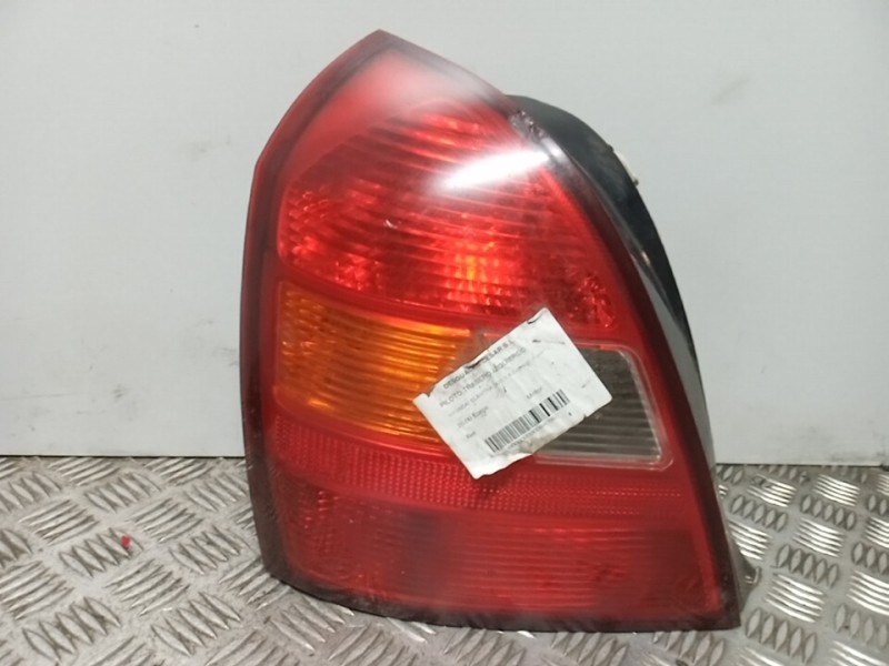 Recambio de piloto trasero izquierdo para hyundai elantra (xd) 1.6 comfort (5-ptas.) referencia OEM IAM   