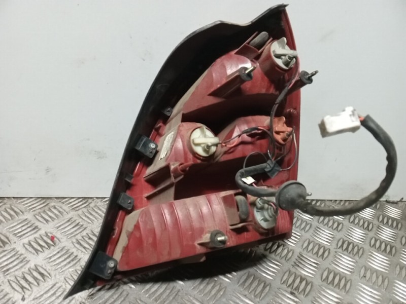 Recambio de piloto trasero izquierdo para hyundai elantra (xd) 1.6 comfort (5-ptas.) referencia OEM IAM   