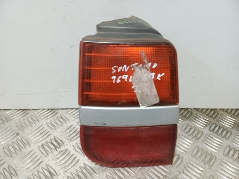 Recambio de piloto trasero izquierdo para mitsubishi galloper (hyundai) 2.5 tdi s.e. lx (3-ptas.) referencia OEM IAM   