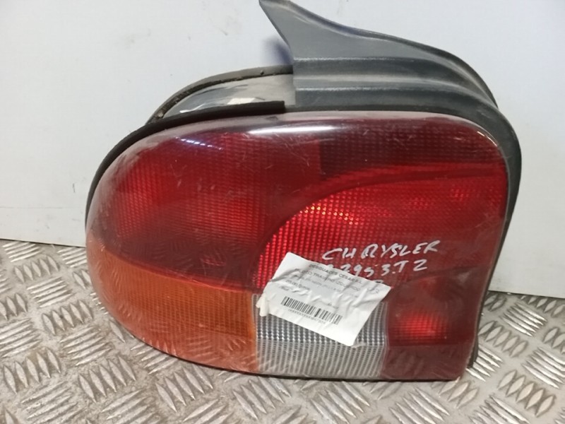 Recambio de piloto trasero izquierdo para chrysler neon (pl) 1.8 se referencia OEM IAM    Recambio de piloto trasero izquierdo para chrysler neon (pl) 1.8 se referencia OEM IAM