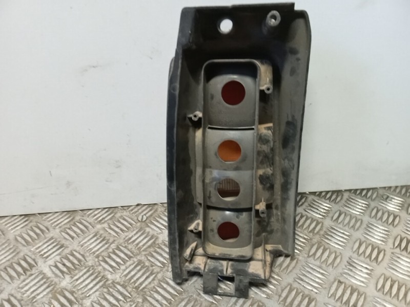 Recambio de piloto trasero derecho para chrysler voyager (es) 2.5 td le referencia OEM IAM    Recambio de piloto trasero derecho para chrysler voyager (es) 2.5 td le referencia OEM IAM