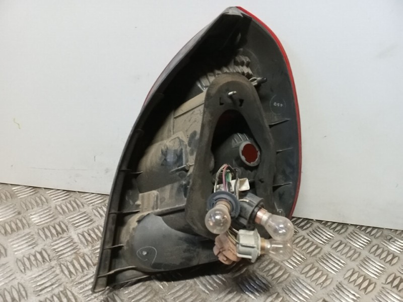 Recambio de piloto trasero izquierdo para toyota corolla (e11) 1.6 linea luna (5-ptas.) referencia OEM IAM   