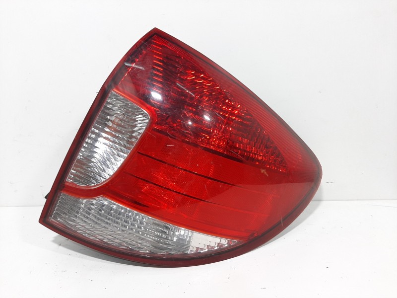 Recambio de piloto trasero derecho para kia rio ipanema berlina referencia OEM IAM   