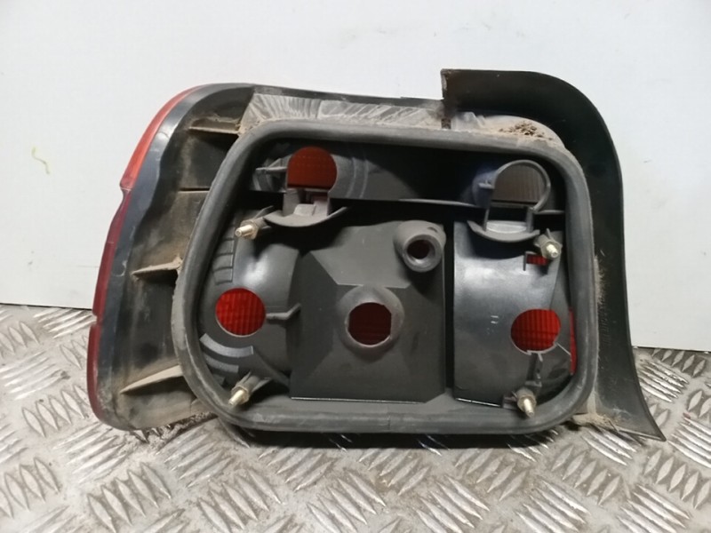 Recambio de piloto trasero derecho para bmw serie 3 compacto (e36) referencia OEM IAM   