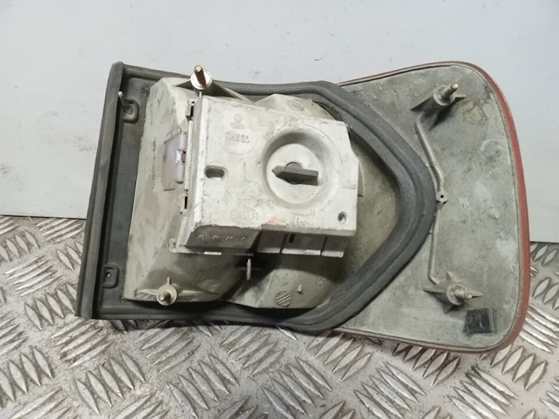 Recambio de piloto trasero izquierdo para audi 100 avant (c4) básico referencia OEM IAM 4A9945217   Recambio de piloto trasero izquierdo para audi 100 avant (c4) básico referencia OEM IAM 4A9945217