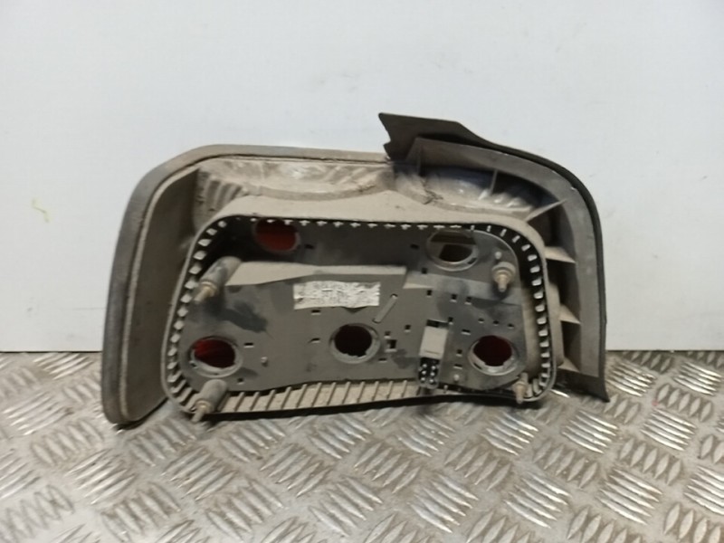 Recambio de piloto trasero derecho para bmw serie 3 berlina (e36) 320i referencia OEM IAM   