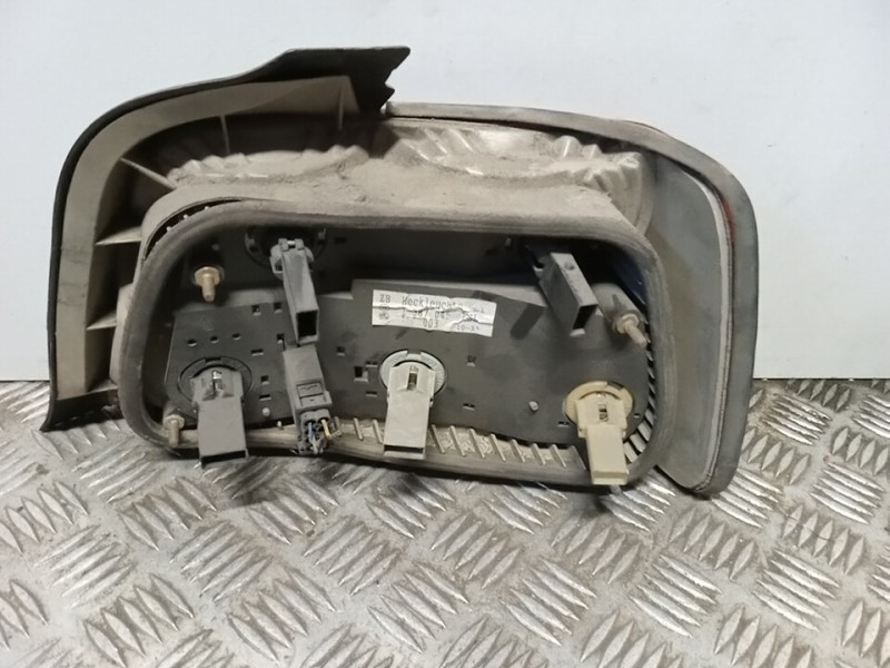 Recambio de piloto trasero izquierdo para bmw serie 3 berlina (e36) 320i referencia OEM IAM   