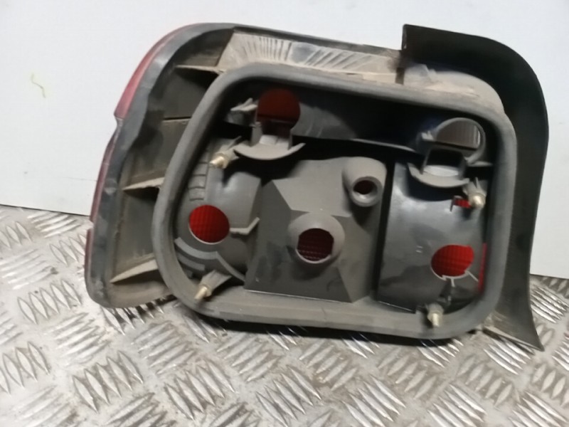 Recambio de piloto trasero derecho para bmw serie 3 compacto (e36) 318ti referencia OEM IAM   