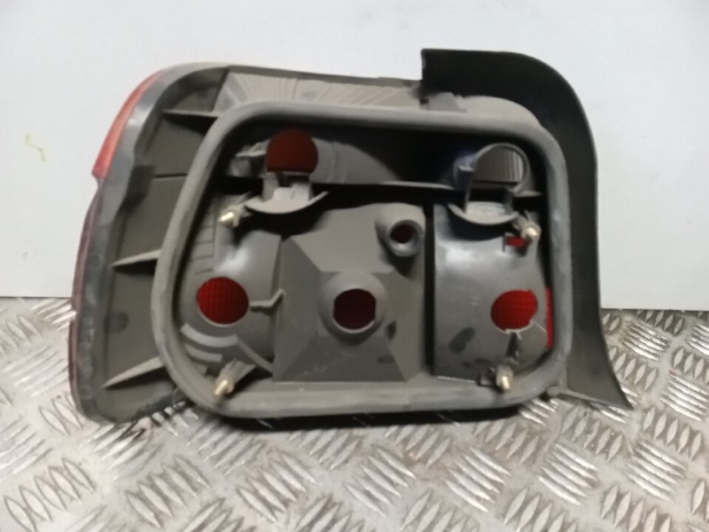 Recambio de piloto trasero derecho para bmw serie 3 compacto (e36) 318ti referencia OEM IAM   