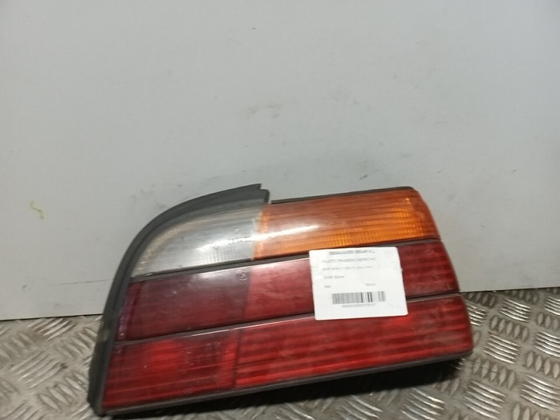 Recambio de piloto trasero derecho para bmw serie 3 coupe (e36) 318is referencia OEM IAM   