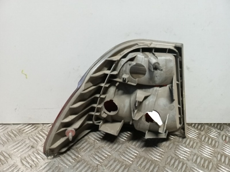 Recambio de piloto trasero izquierdo para bmw serie 3 berlina (e46) 320d referencia OEM IAM 8383822  