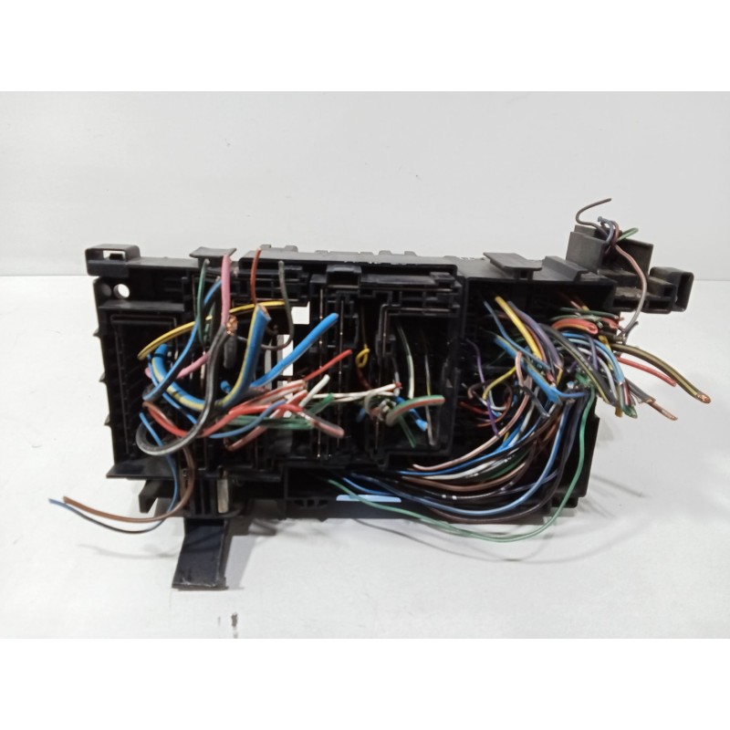 CAJA RELES / FUSIBLES GJ6F66760B  - imagen 4