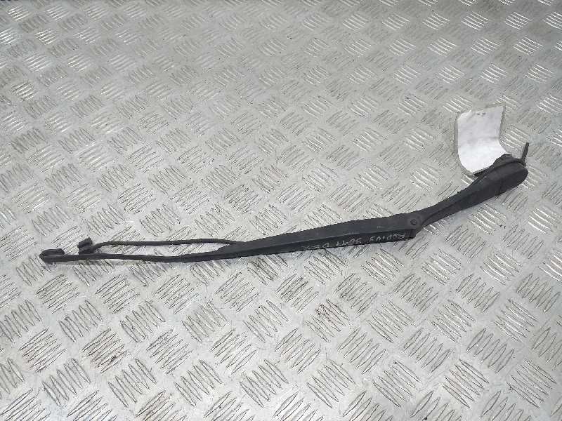 Recambio de brazo limpia delantero izquierdo para ssangyong rodius xdi limited awd referencia OEM IAM   