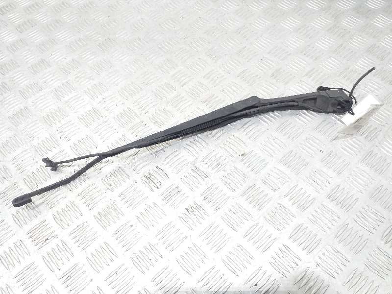 Recambio de brazo limpia delantero izquierdo para ssangyong rodius xdi limited awd referencia OEM IAM   