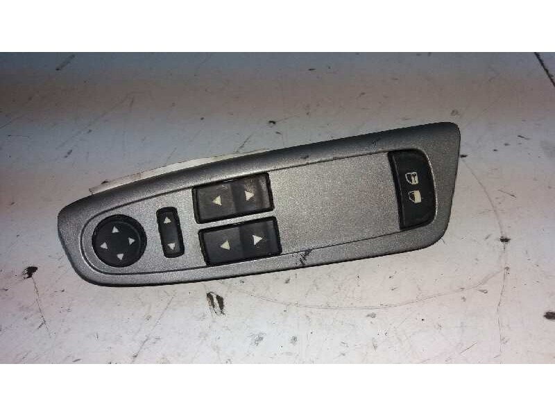 Recambio de mando elevalunas delantero derecho para fiat stilo (192) 2.4 20v abarth xbox referencia OEM IAM 32903  