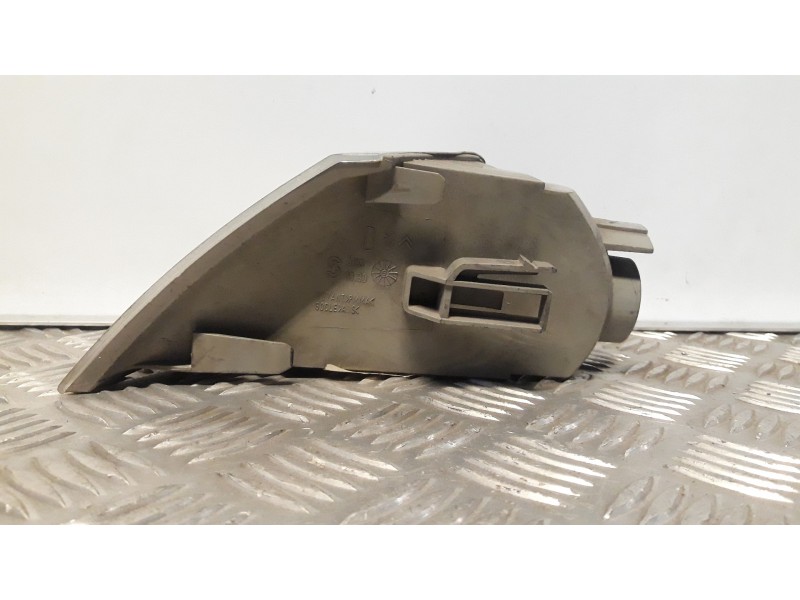 Recambio de piloto delantero derecho para citroën xantia berlina 1.6 sx referencia OEM IAM 630370  