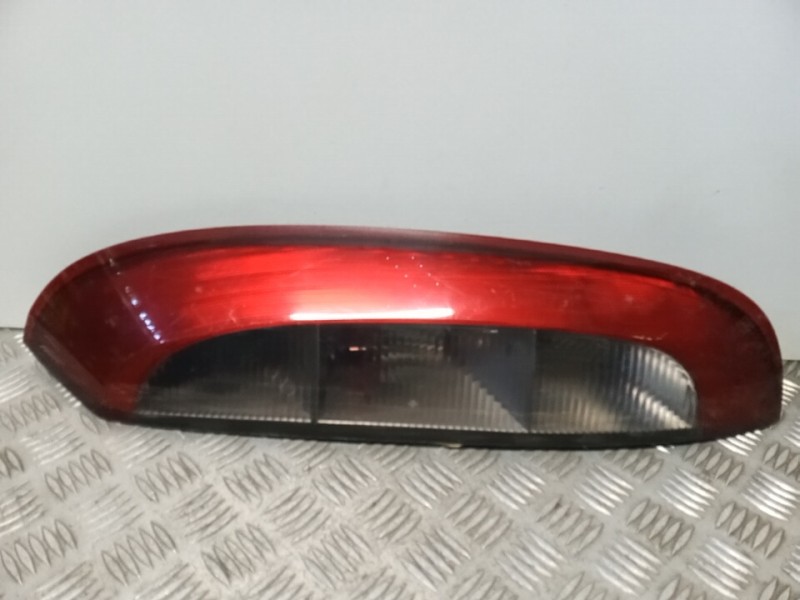 Recambio de piloto trasero derecho para opel corsa c club referencia OEM IAM 09196364  