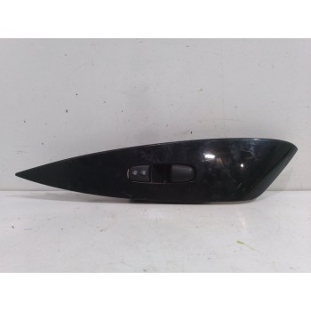MANDO ELEVALUNAS DELANTERO DERECHO 254111KA0A 