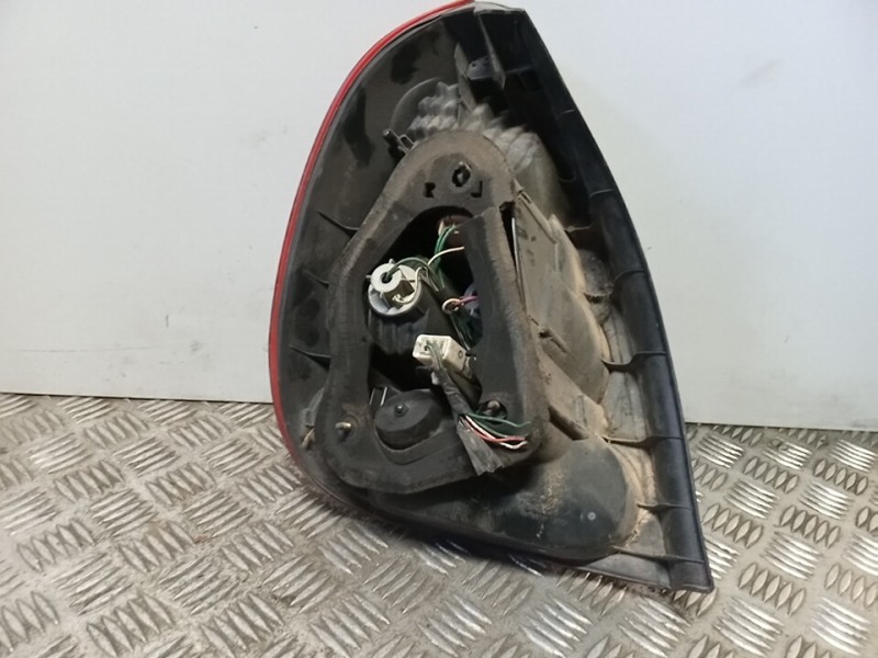 Recambio de piloto trasero derecho para toyota corolla (e11) 1.4 linea terra compact referencia OEM IAM   