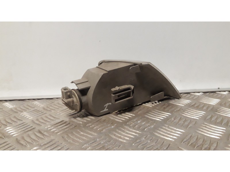 Recambio de piloto delantero izquierdo para citroën xantia berlina 1.9 td exclusive referencia OEM IAM 630369  