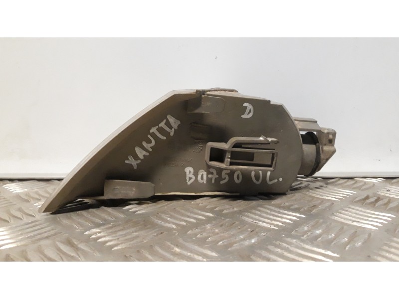 Recambio de piloto delantero derecho para citroën xantia berlina 1.9 td exclusive referencia OEM IAM 630370  