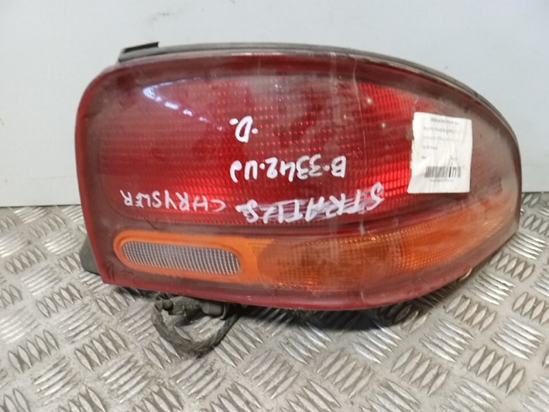 Recambio de piloto trasero derecho para chrysler stratus berlina (ja) 2.0 lx referencia OEM IAM    Recambio de piloto trasero derecho para chrysler stratus berlina (ja) 2.0 lx referencia OEM IAM