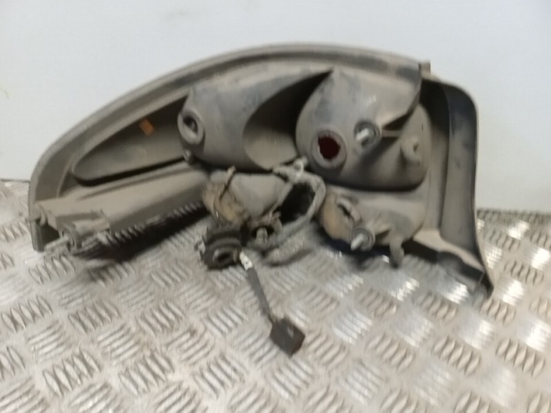Recambio de piloto trasero derecho para chrysler stratus berlina (ja) 2.0 lx referencia OEM IAM    Recambio de piloto trasero derecho para chrysler stratus berlina (ja) 2.0 lx referencia OEM IAM