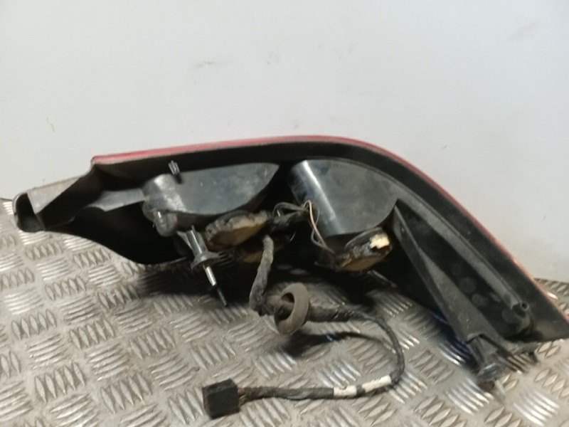Recambio de piloto trasero derecho para chrysler stratus berlina (ja) 2.0 lx referencia OEM IAM    Recambio de piloto trasero derecho para chrysler stratus berlina (ja) 2.0 lx referencia OEM IAM