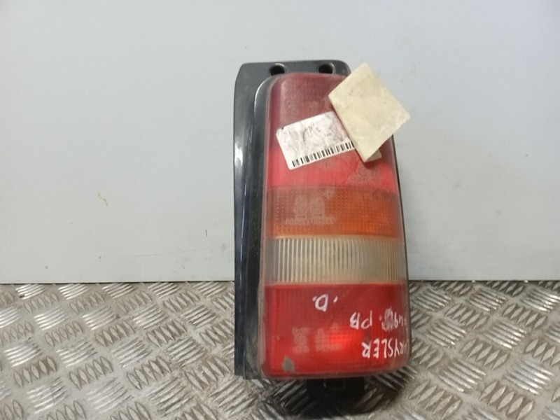 Recambio de piloto trasero derecho para chrysler voyager (es) 2.5 td le referencia OEM IAM    Recambio de piloto trasero derecho para chrysler voyager (es) 2.5 td le referencia OEM IAM