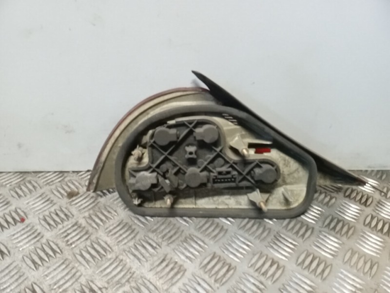 Recambio de piloto trasero derecho para lancia y10 elite referencia OEM IAM   