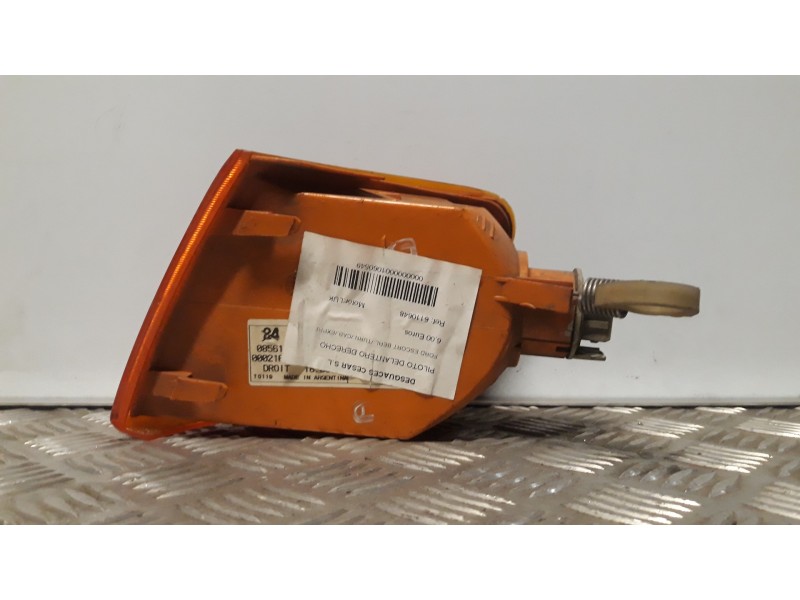 Recambio de piloto delantero derecho para ford escort berl./turn./cab./express básico berlina referencia OEM IAM 6110648  