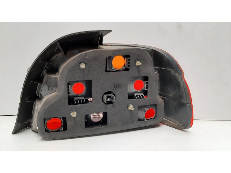 Recambio de piloto trasero izquierdo para bmw serie 5 touring (e39) referencia OEM IAM    Recambio de piloto trasero izquierdo para bmw serie 5 touring (e39) referencia OEM IAM