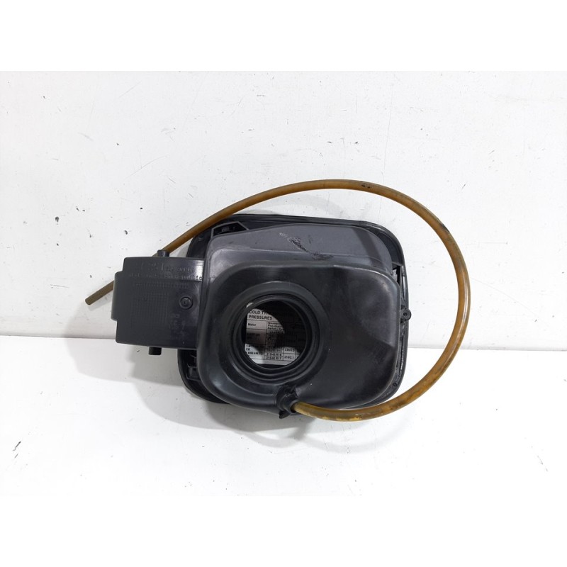 TAPA EXTERIOR COMBUSTIBLE 5JA809999 NEGRO  - imagen 2
