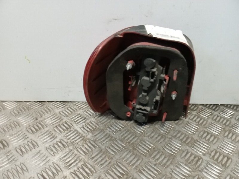 Recambio de piloto trasero derecho para volkswagen polo berlina (6n2) conceptline referencia OEM IAM   