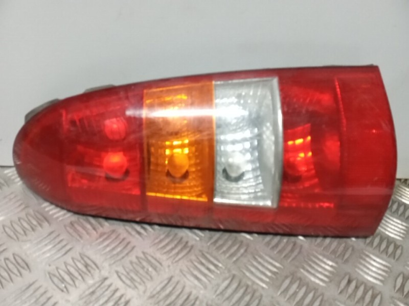Recambio de piloto trasero izquierdo para opel astra g berlina referencia OEM IAM    Recambio de piloto trasero izquierdo para opel astra g berlina referencia OEM IAM