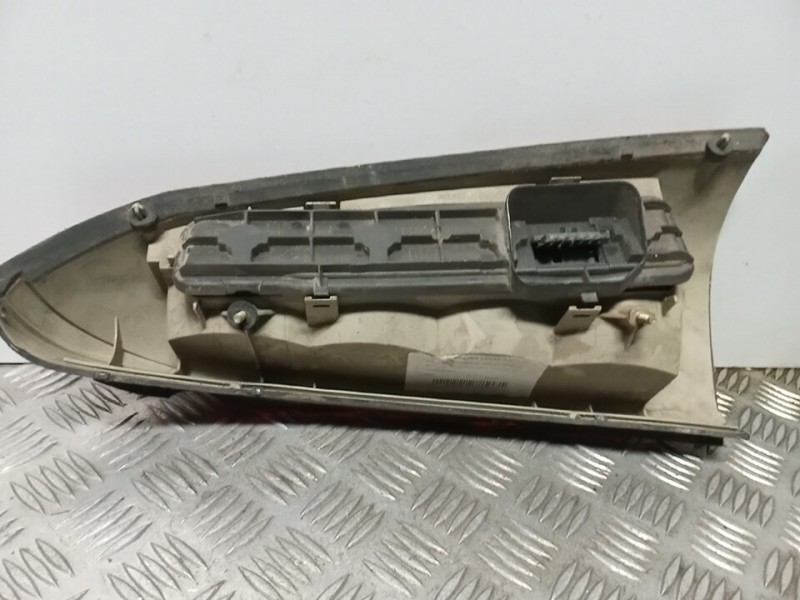 Recambio de piloto trasero izquierdo para opel astra g berlina referencia OEM IAM    Recambio de piloto trasero izquierdo para opel astra g berlina referencia OEM IAM