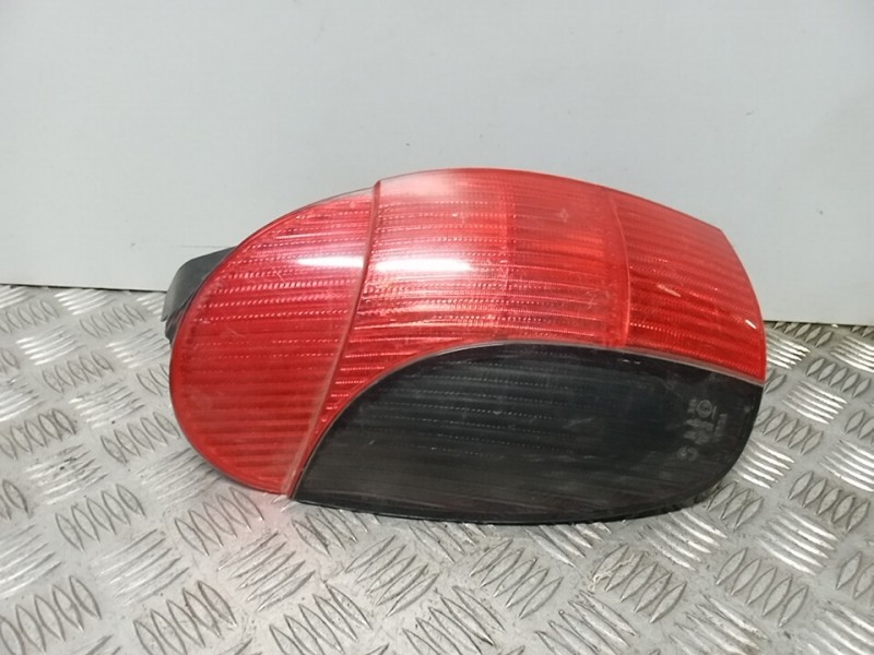 Recambio de piloto trasero izquierdo para peugeot 306 berlina 3/4/5 puertas (s2) xs referencia OEM IAM 6350H7  