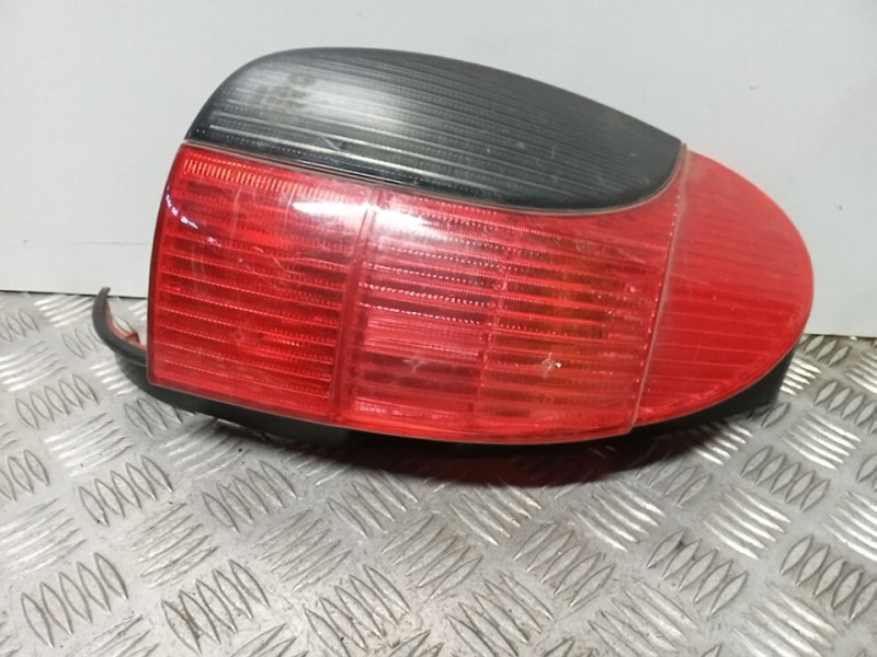 Recambio de piloto trasero izquierdo para peugeot 306 berlina 3/4/5 puertas (s2) xs referencia OEM IAM 6350H7  