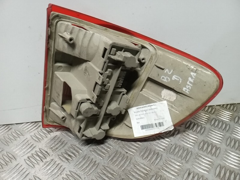 Recambio de piloto trasero derecho para opel astra f berlina california referencia OEM IAM    Recambio de piloto trasero derecho para opel astra f berlina california referencia OEM IAM