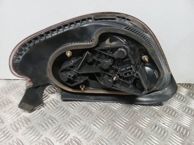 Recambio de piloto trasero derecho para fiat bravo (182) td 100 gt referencia OEM IAM 0046538352   Recambio de piloto trasero derecho para fiat bravo (182) td 100 gt referencia OEM IAM 0046538352