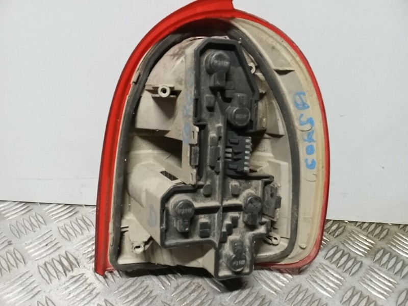 Recambio de piloto trasero izquierdo para opel corsa b swing referencia OEM IAM   