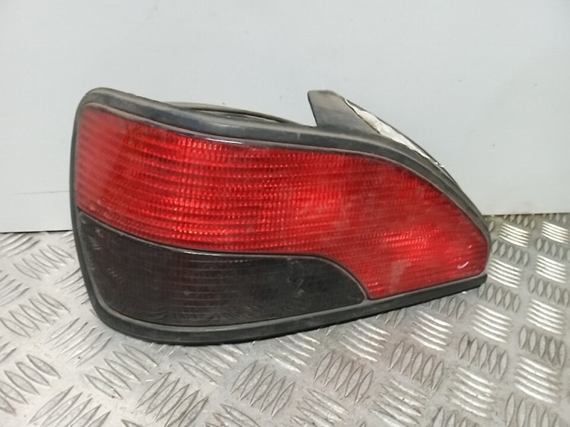 Recambio de piloto trasero izquierdo para peugeot 306 berlina 3/5 puertas (s1) graffic referencia OEM IAM 635194  